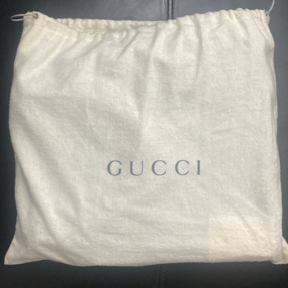 Medium size brown genuine leather Gucci tote bag in excellent condition!